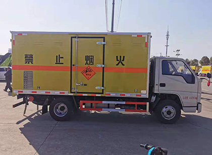 淮上爆破器材运输车技术升级与安全合规新趋势