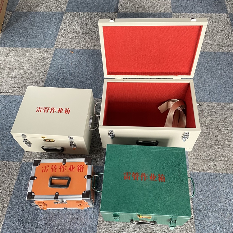 淮上爆破工程作业箱如何选择？玻璃钢与传统材质的全面对比